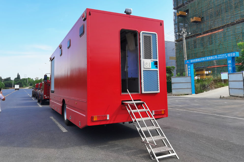 東風(fēng)天錦淋浴車(chē)960X640 6.jpg